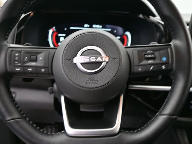 Used 2025 Nissan Pathfinder Platinum image 19