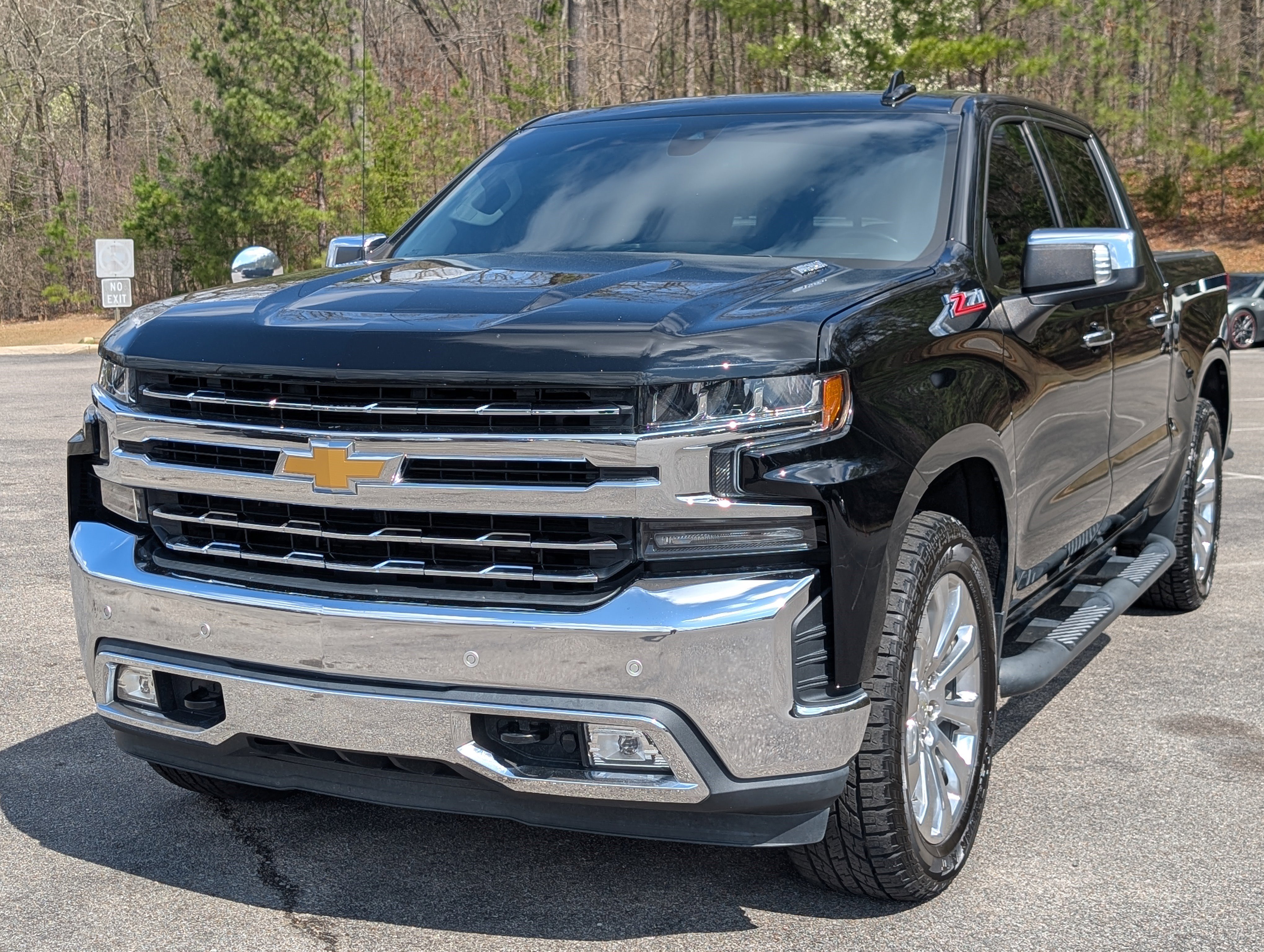 Used 2020 Chevrolet Silverado 1500 LTZ w/ LTZ Premium Package AWD/4WD image 5