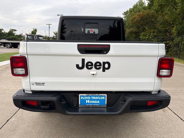 Used 2023 Jeep Gladiator Sport image 4