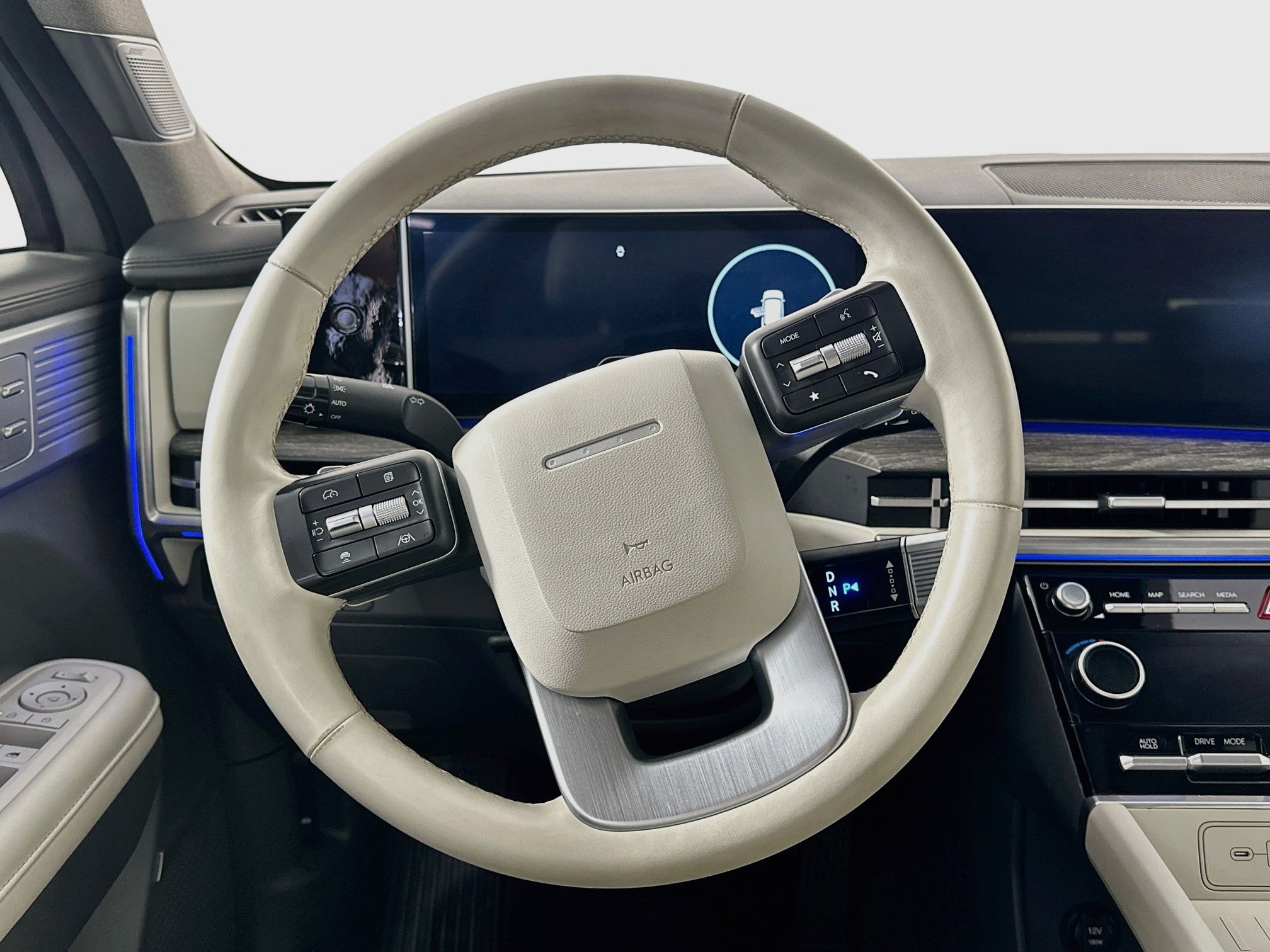 Used 2025 Hyundai Santa Fe Limited FWD image 18