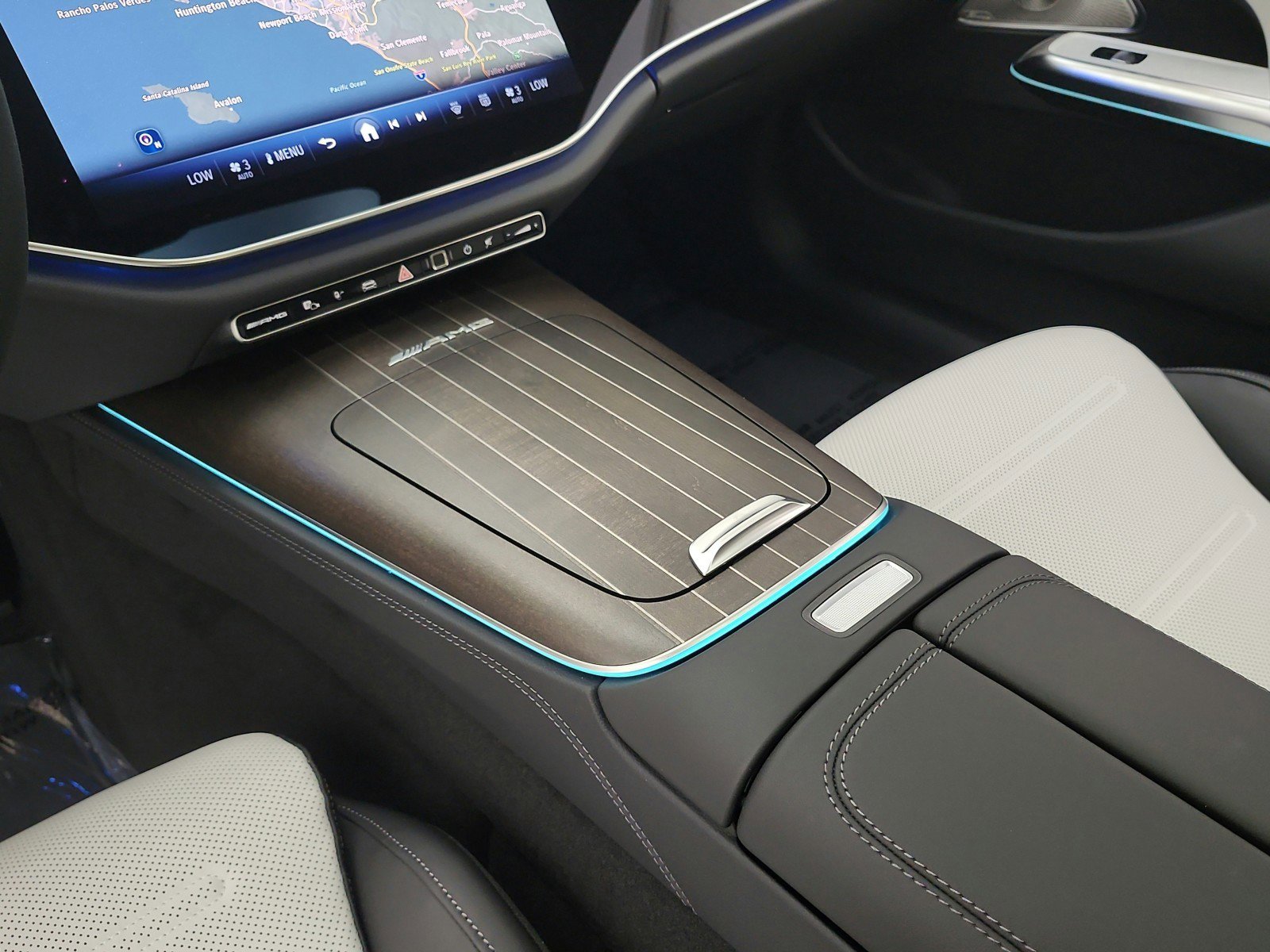 New 2026 Mercedes-Benz E 53 AMG e 4MATIC Sedan image 10