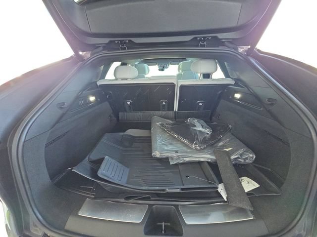Used 2026 Cadillac Lyriq Premium Luxury w/ LPO, Floor Liner Package AWD/4WD image 19