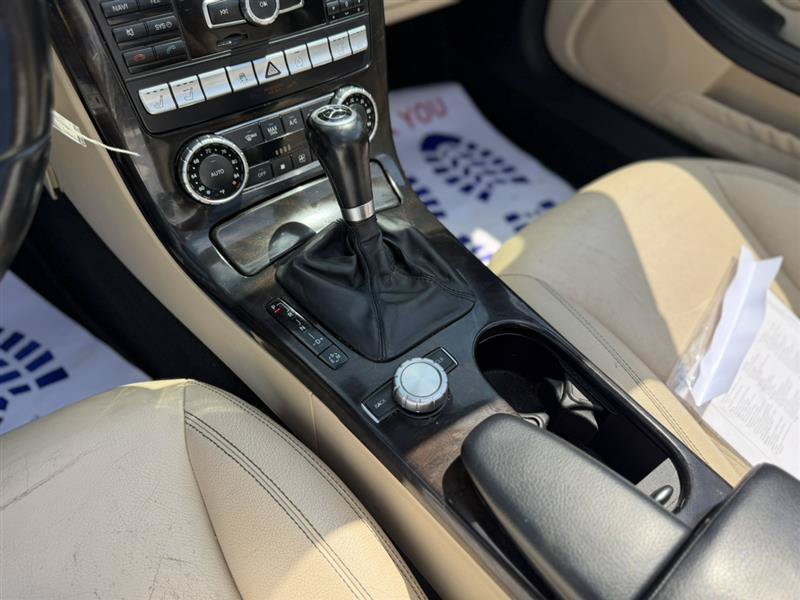 Used 2015 Mercedes-Benz SLK 350 image 31
