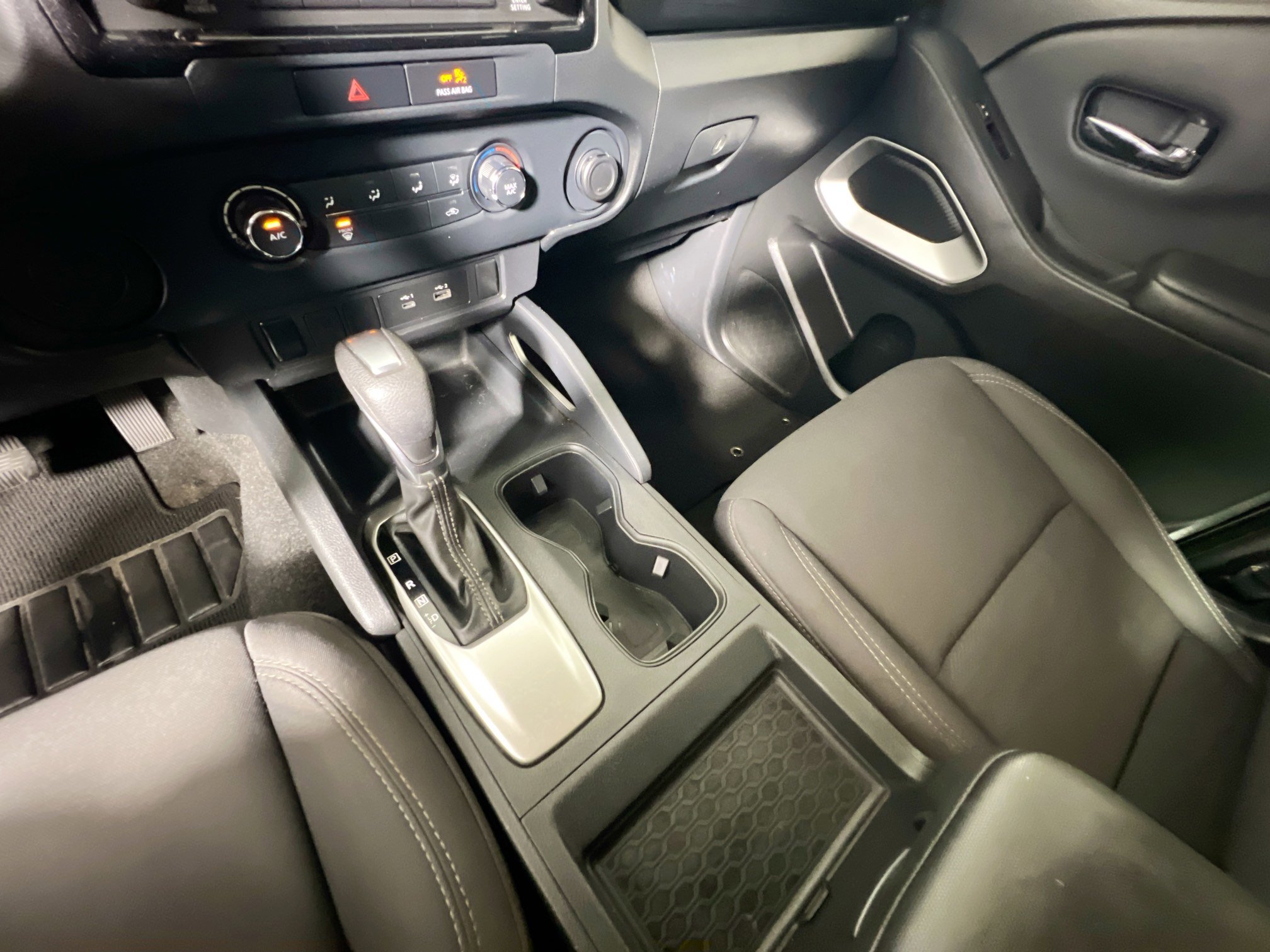 Used 2022 Nissan Frontier SV image 26