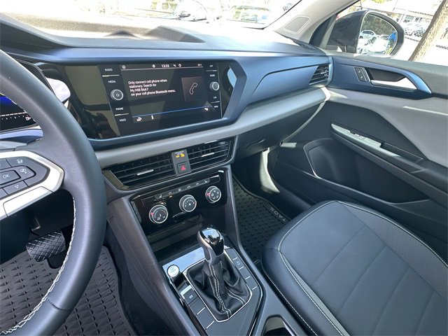 Used 2023 Volkswagen Taos SE w/ Panoramic Sunroof Package image 20