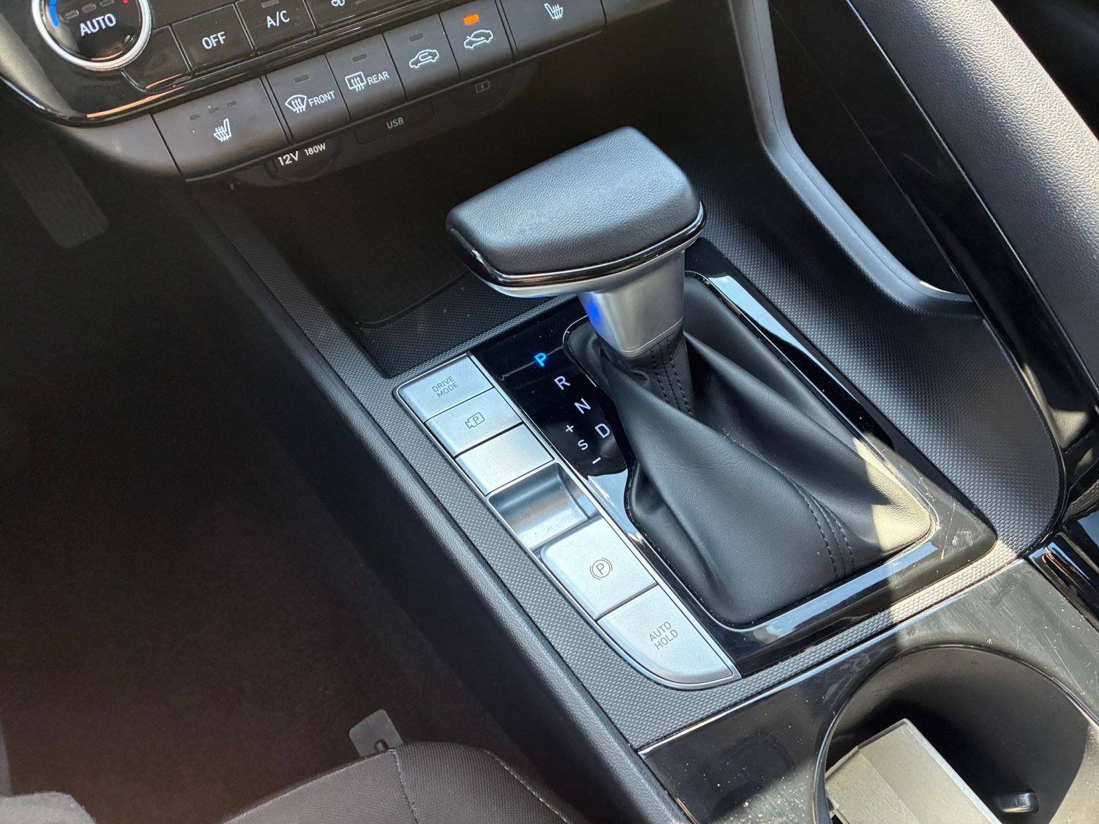 Used 2025 Hyundai Elantra SEL image 36