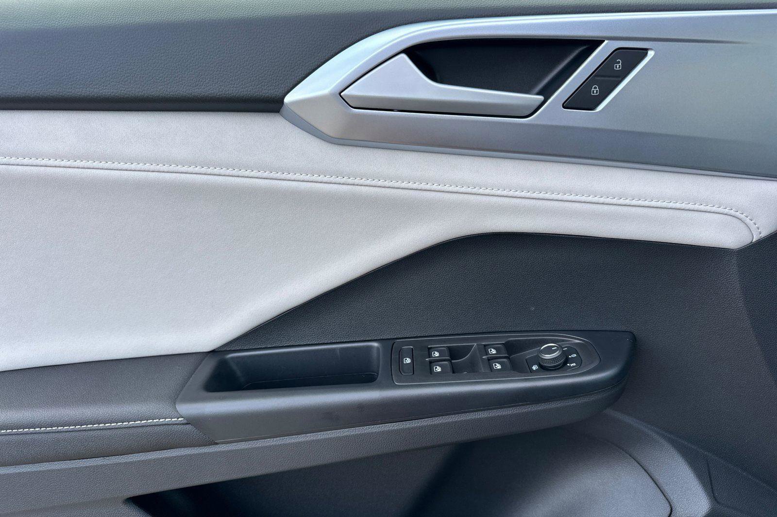 New 2026 Volkswagen Taos SE AWD/4WD image 10
