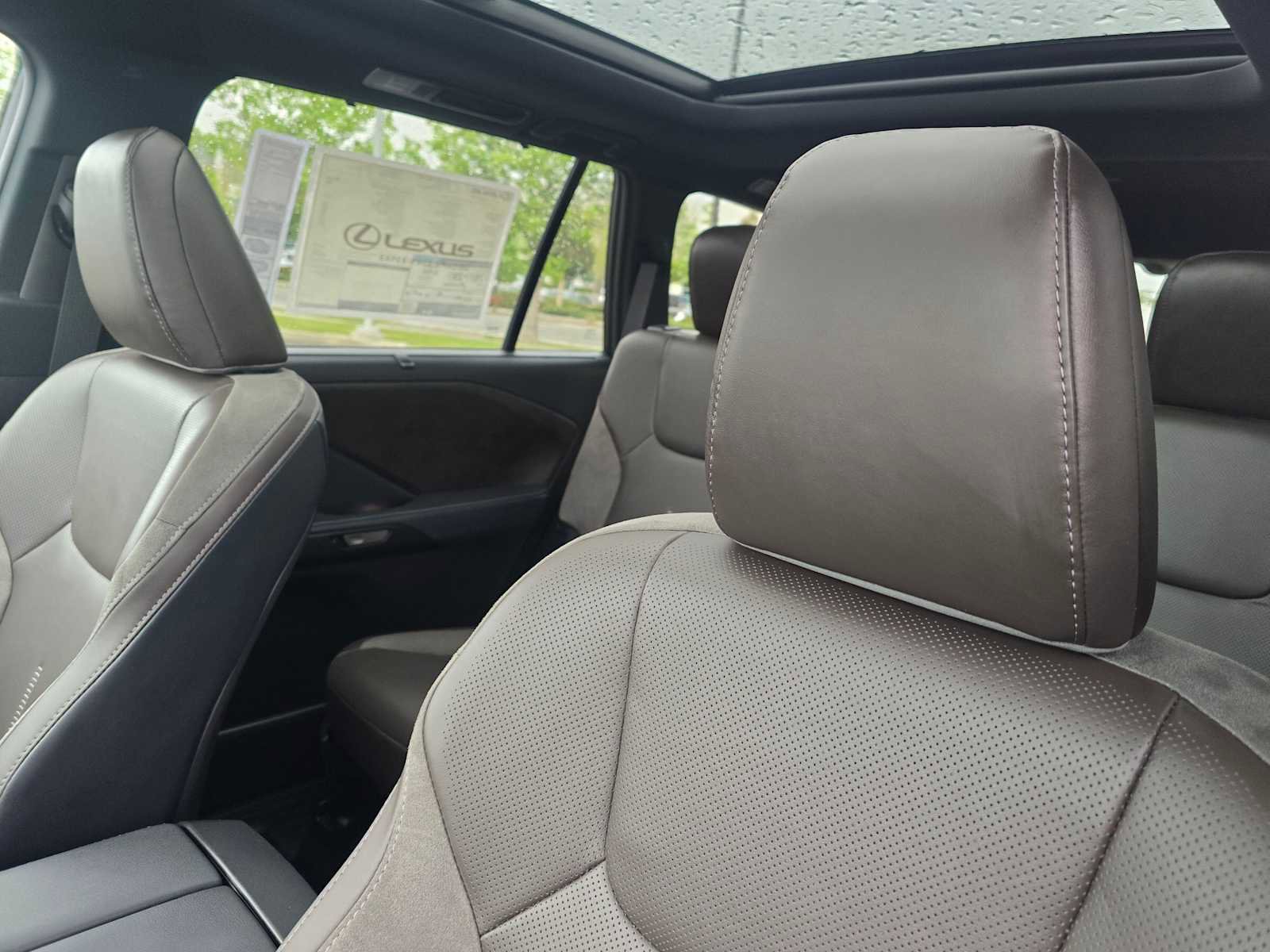 New 2026 Lexus TX 550h AWD Plug-In Hybrid image 25