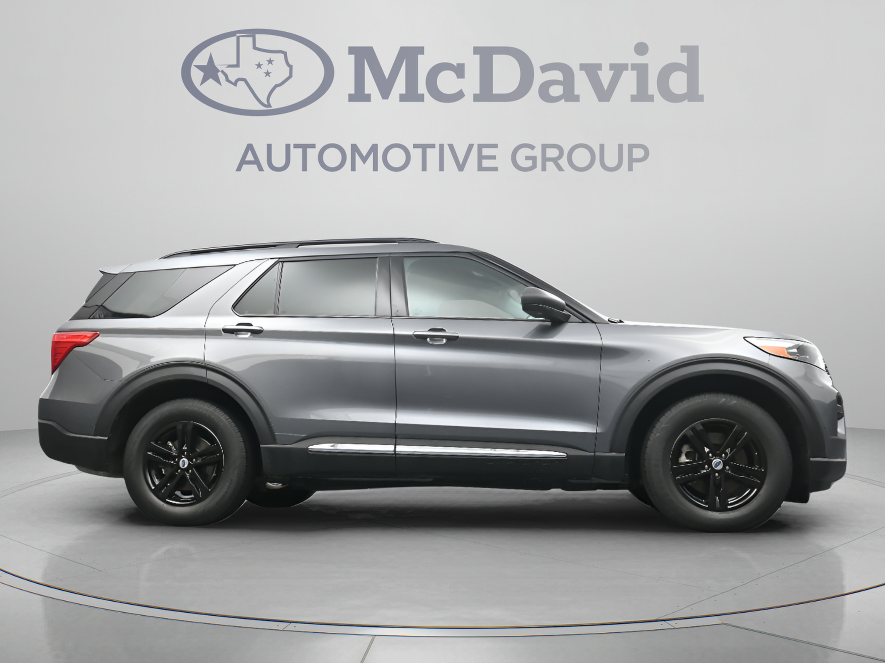 Used 2022 Ford Explorer XLT w/ Class IV Trailer Tow Package AWD/4WD image 32