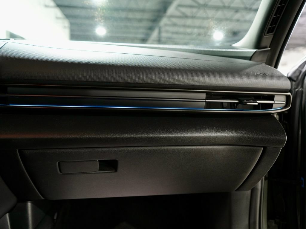 Used 2025 Hyundai Elantra SEL image 24