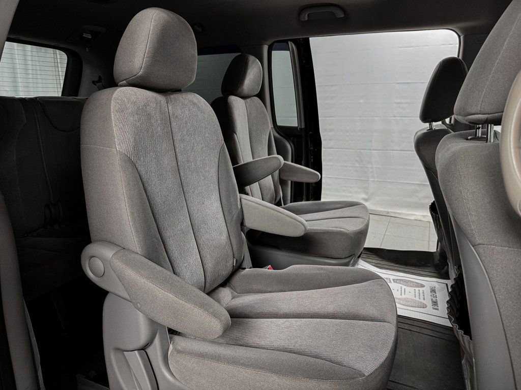 Used 2012 Kia Sedona LX w/ PWR Pkg image 10