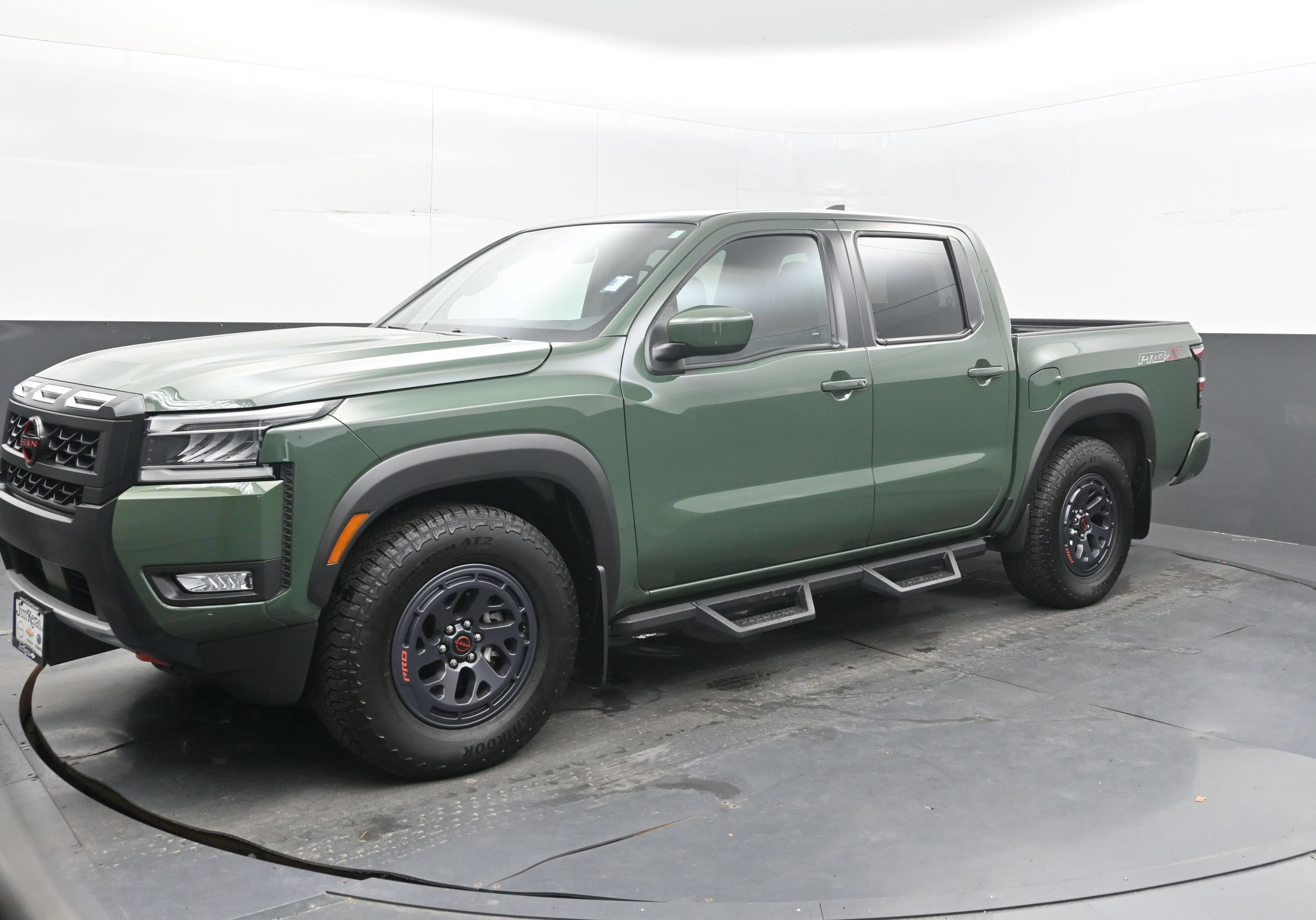 Used 2025 Nissan Frontier Pro-X RWD image 5