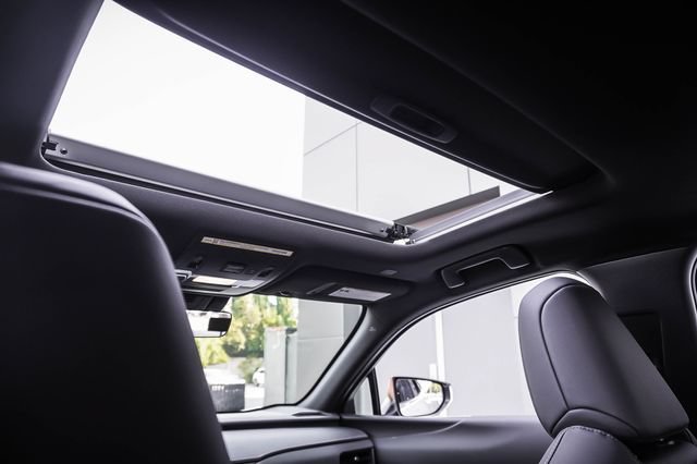 Certified 2025 Lexus UX 300h FWD w/ Accessory Package (Z2) image 22