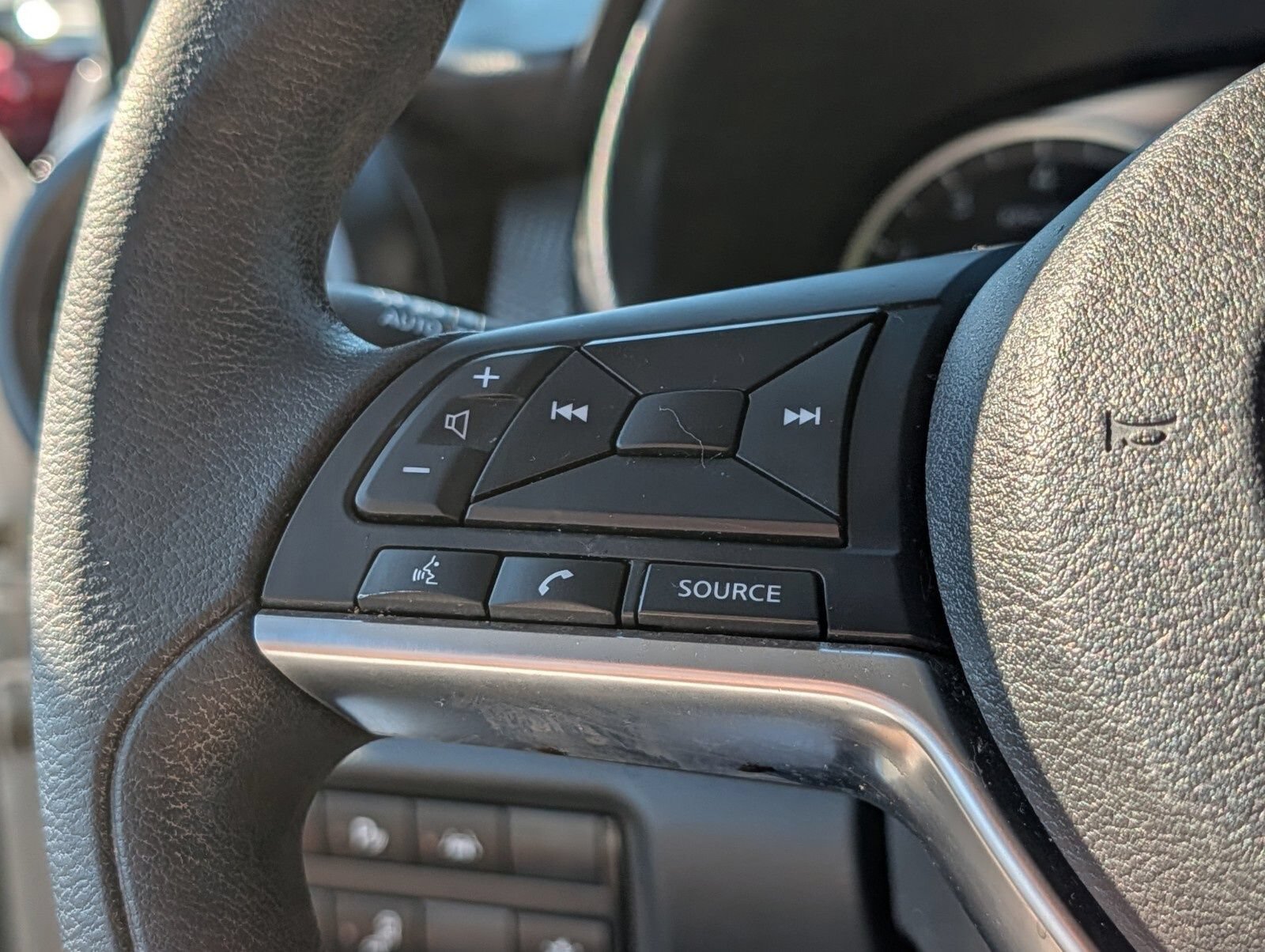 Used 2020 Nissan Kicks S FWD image 27