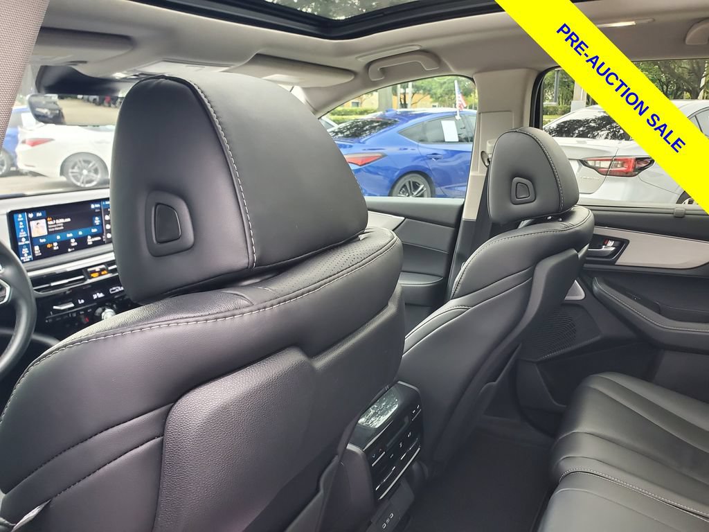 Used 2025 Acura MDX w/ Technology Package FWD image 11