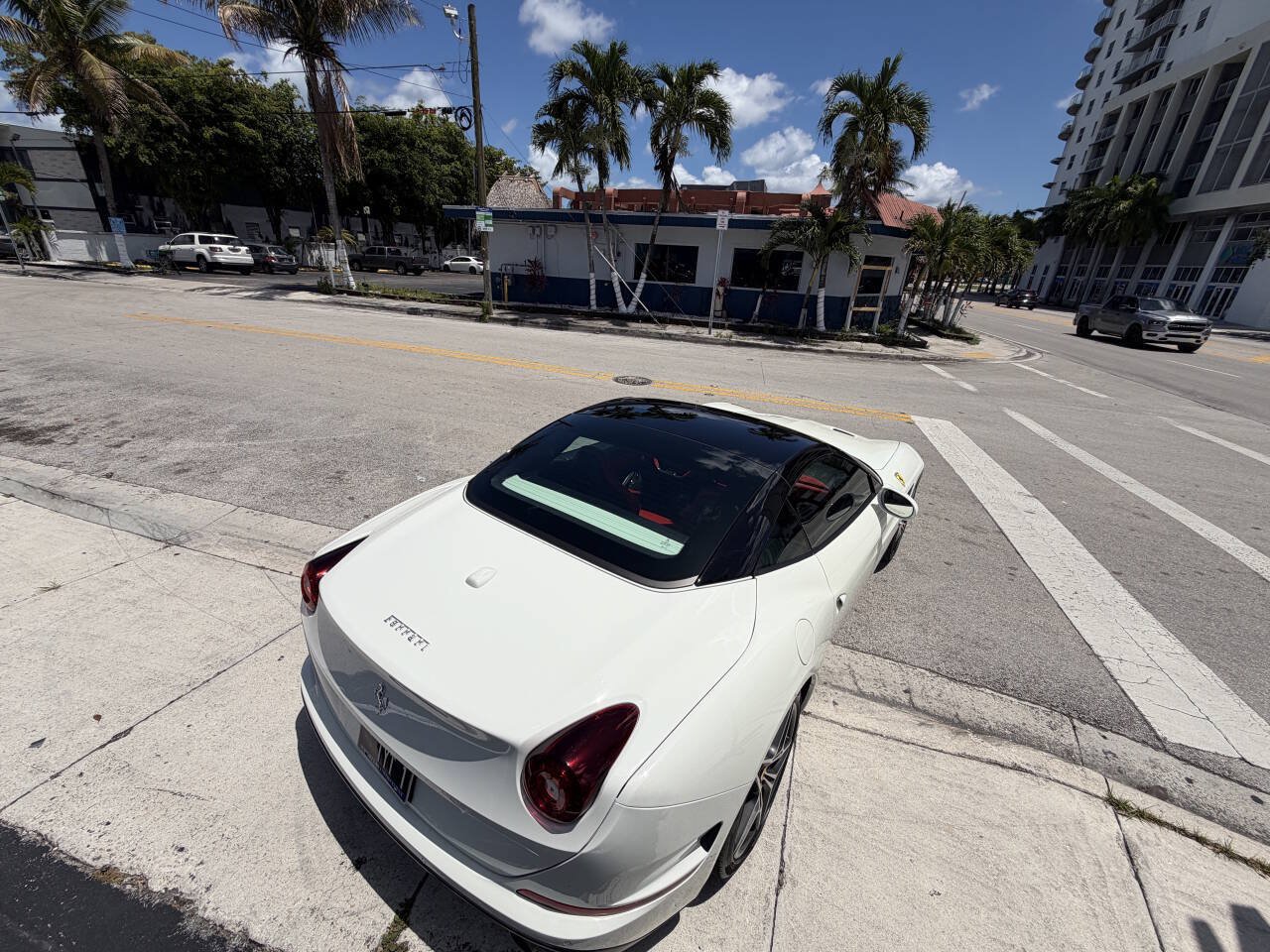 Used 2015 Ferrari California T RWD image 12
