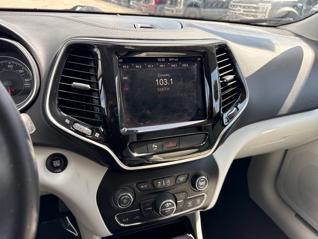 Used 2019 Jeep Cherokee Limited FWD image 18