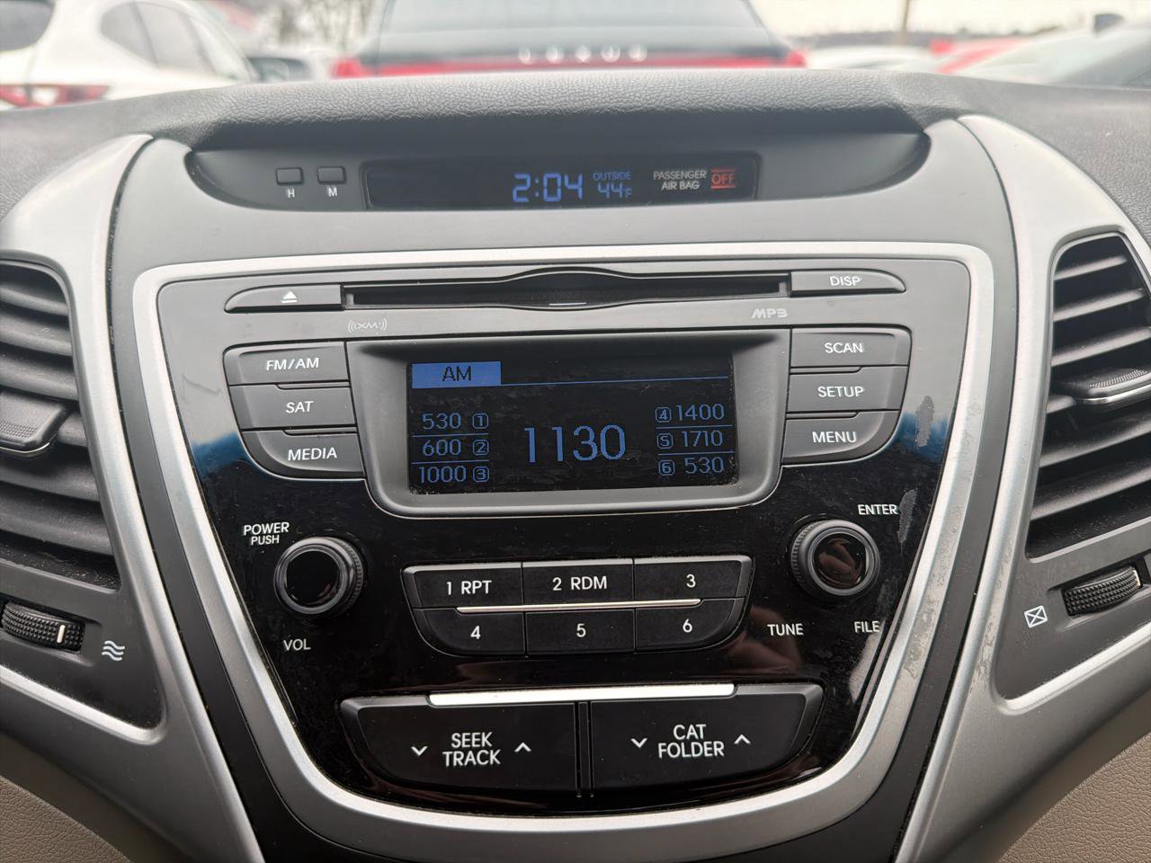 Used 2016 Hyundai Elantra SE image 24