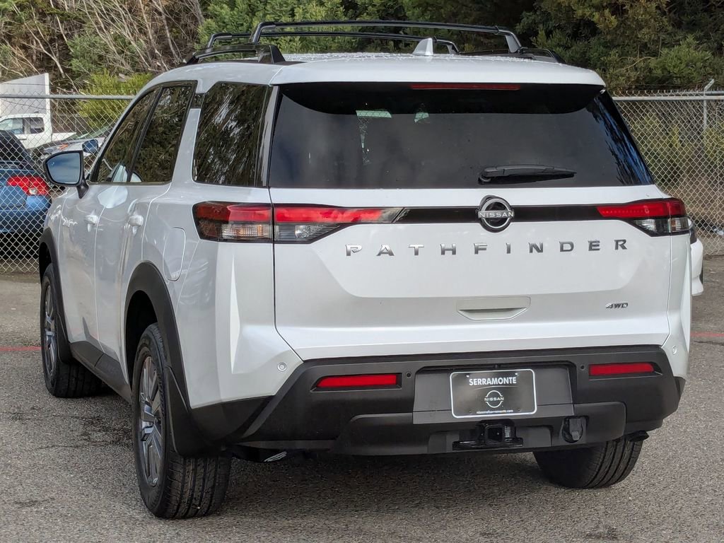 New 2025 Nissan Pathfinder SV image 7