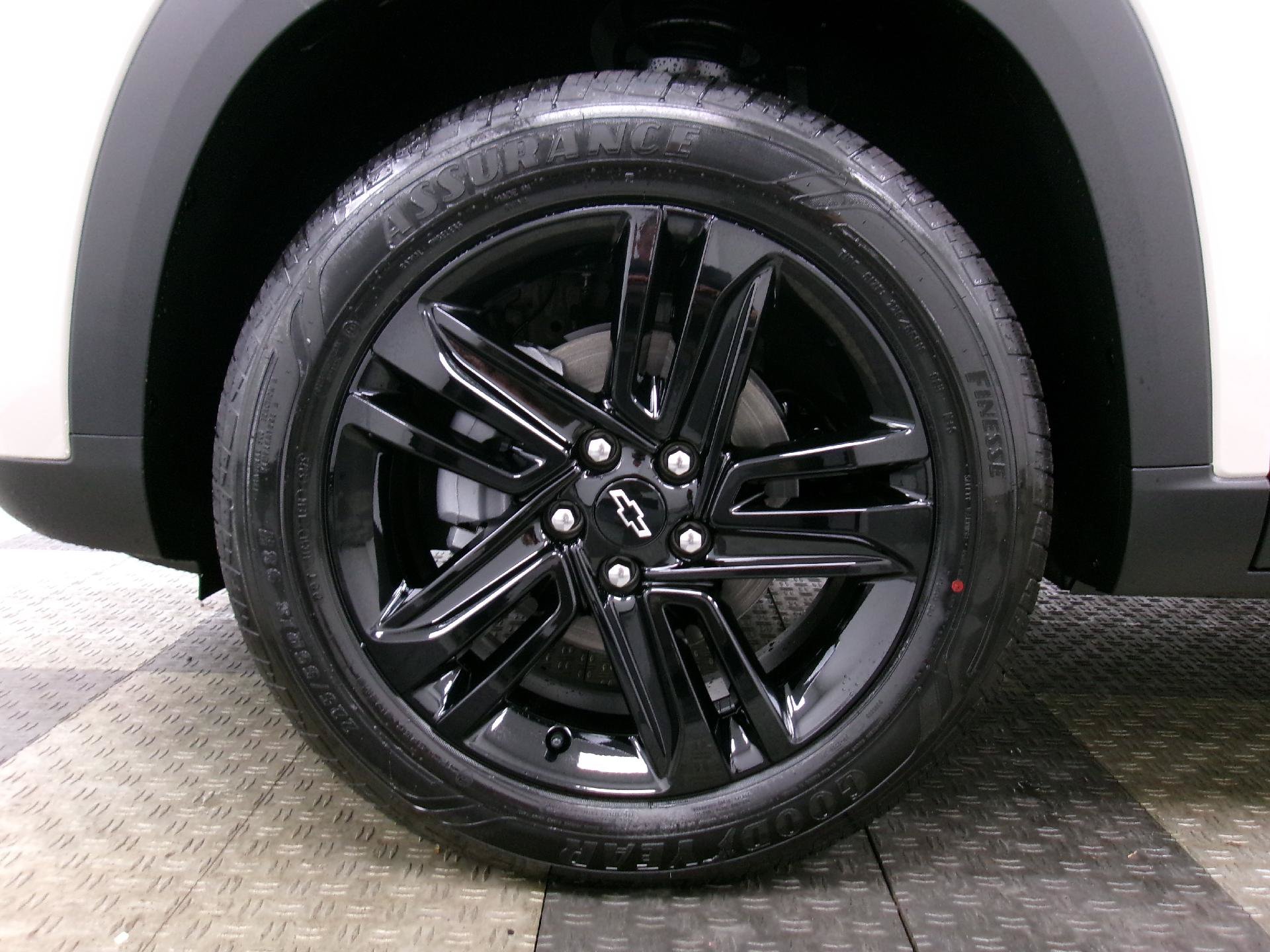 New 2026 Chevrolet Trax ACTIV w/ Driver Confidence Package FWD image 16