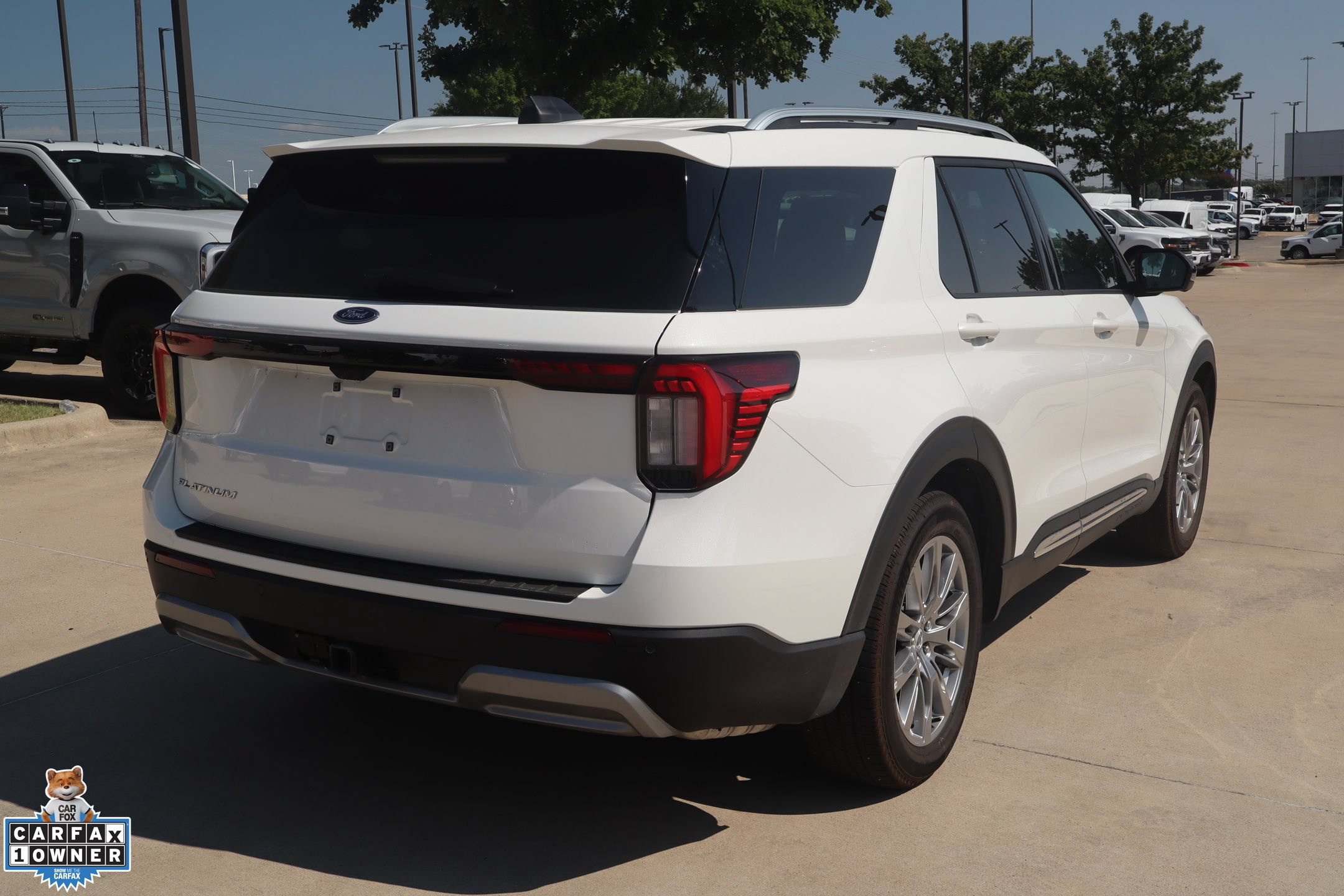 Used 2025 Ford Explorer Platinum RWD image 3