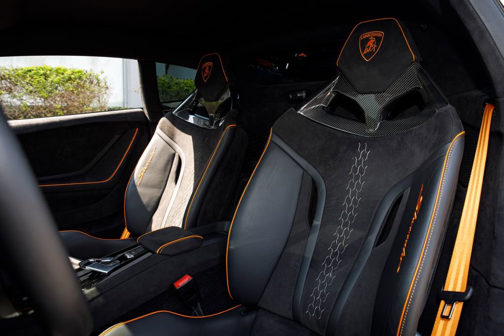 Used 2023 Lamborghini Huracan Sterrato image 13