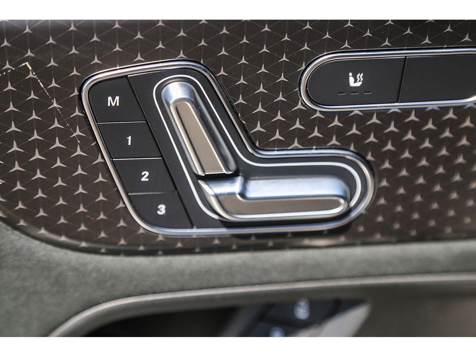 Used 2024 Mercedes-Benz EQB 300 4MATIC image 20