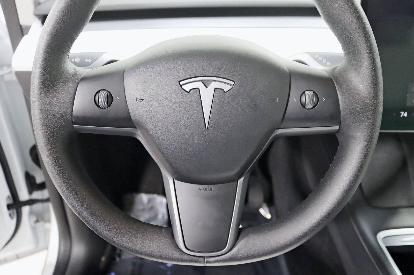 Used 2022 Tesla Model Y Long Range image 15