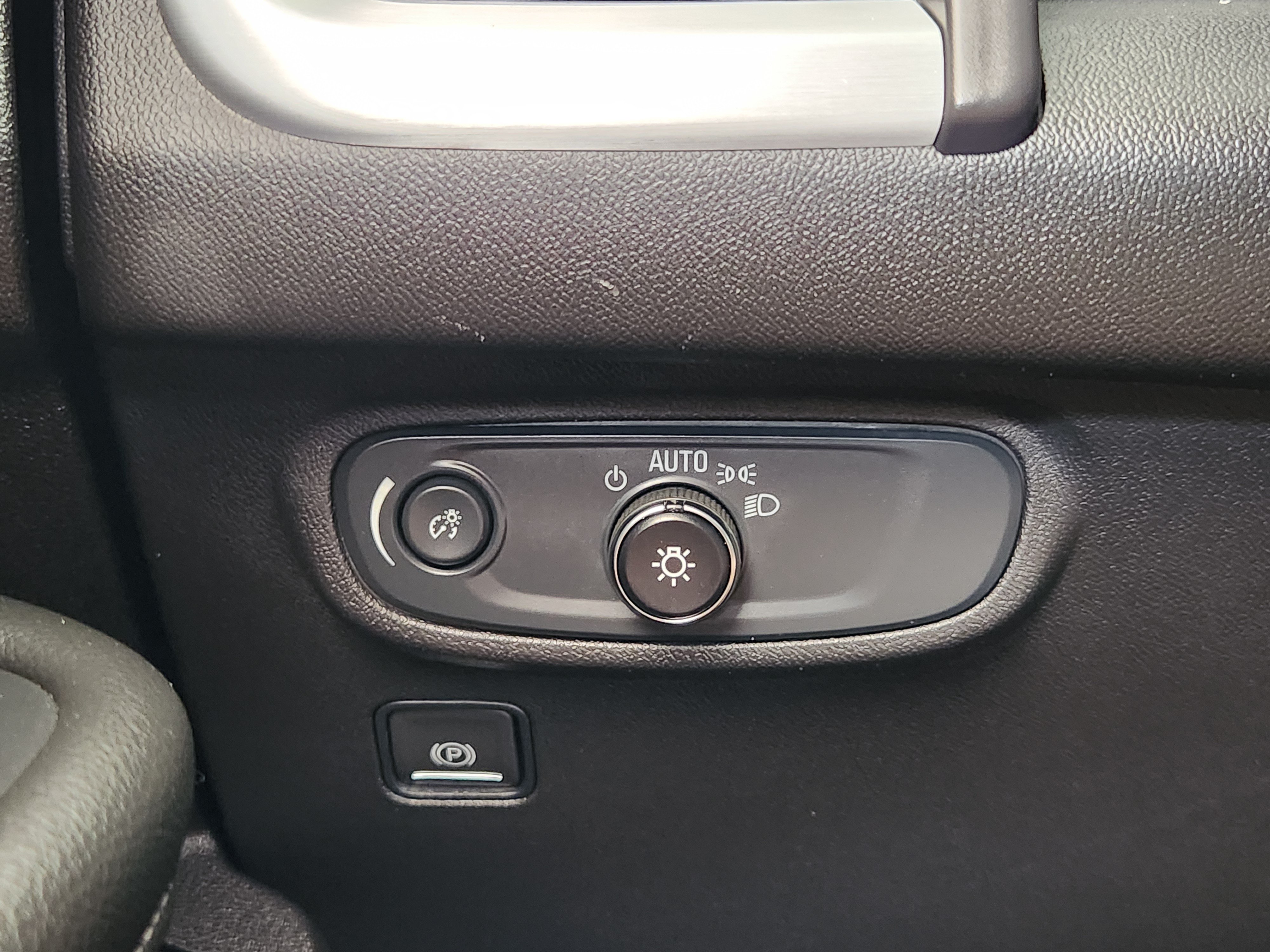 Used 2024 GMC Terrain SLE AWD/4WD image 22