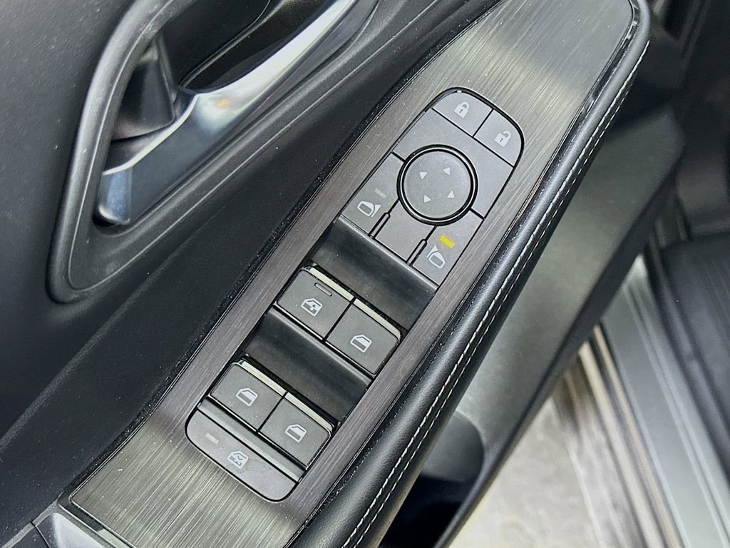 Used 2024 Nissan Rogue SV image 20