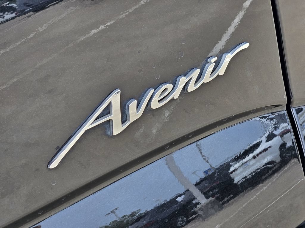 Used 2024 Buick Enclave Avenir w/ Avenir Technology Package AWD/4WD image 12