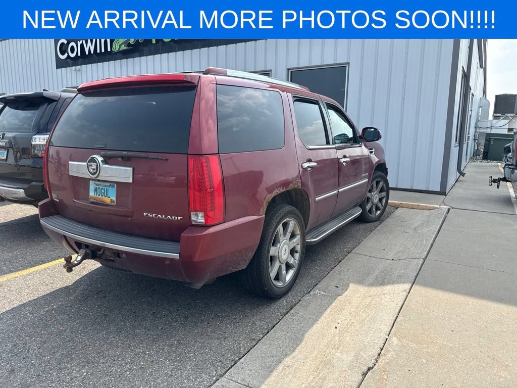 Used 2010 Cadillac Escalade Luxury AWD/4WD image 8