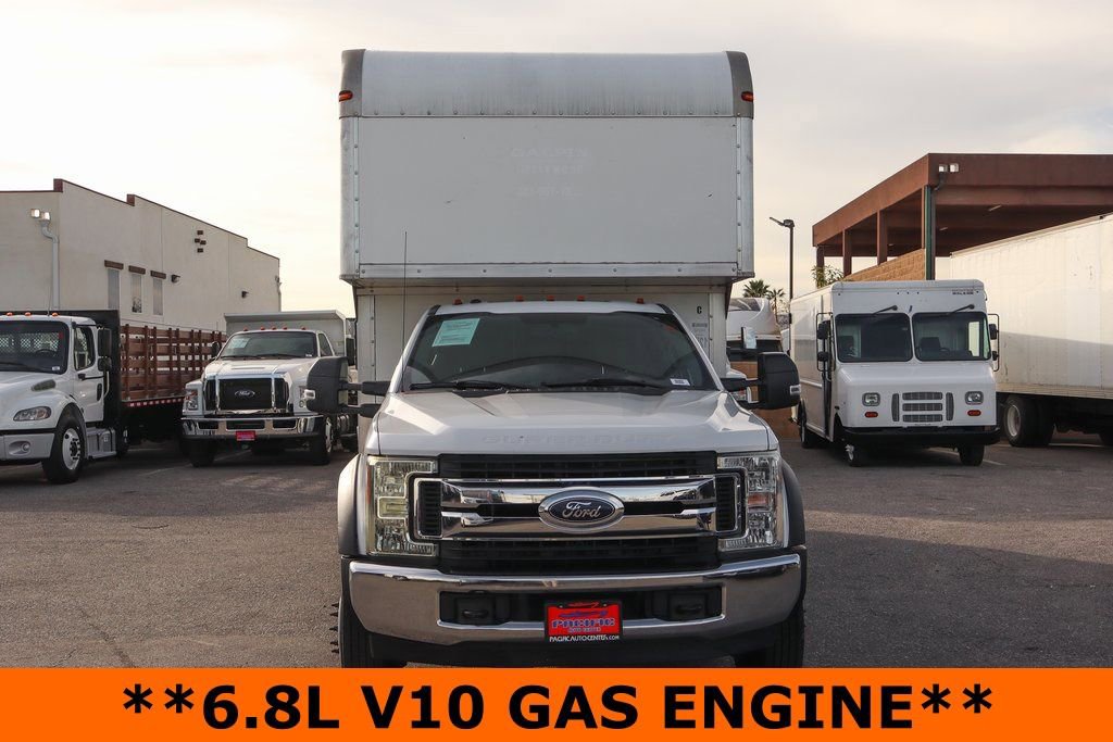 Used 2017 Ford F550 2WD Regular Cab Super Duty image 3