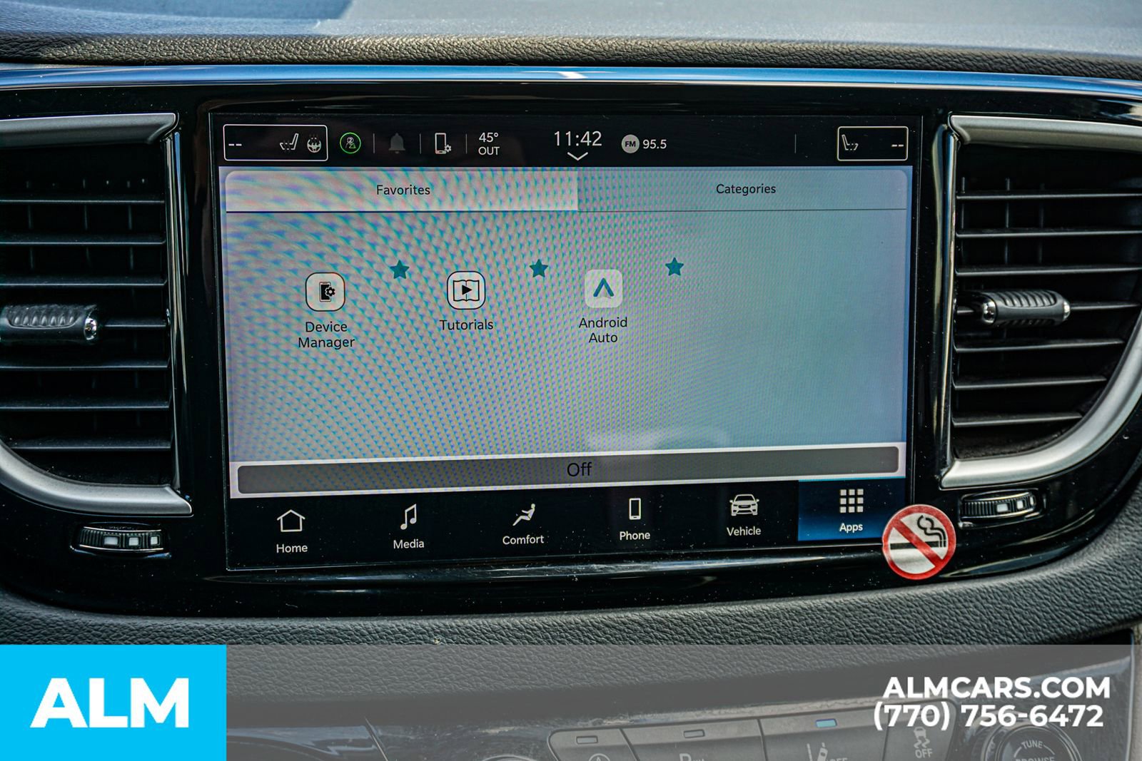 Used 2024 Chrysler Pacifica Touring-L image 40