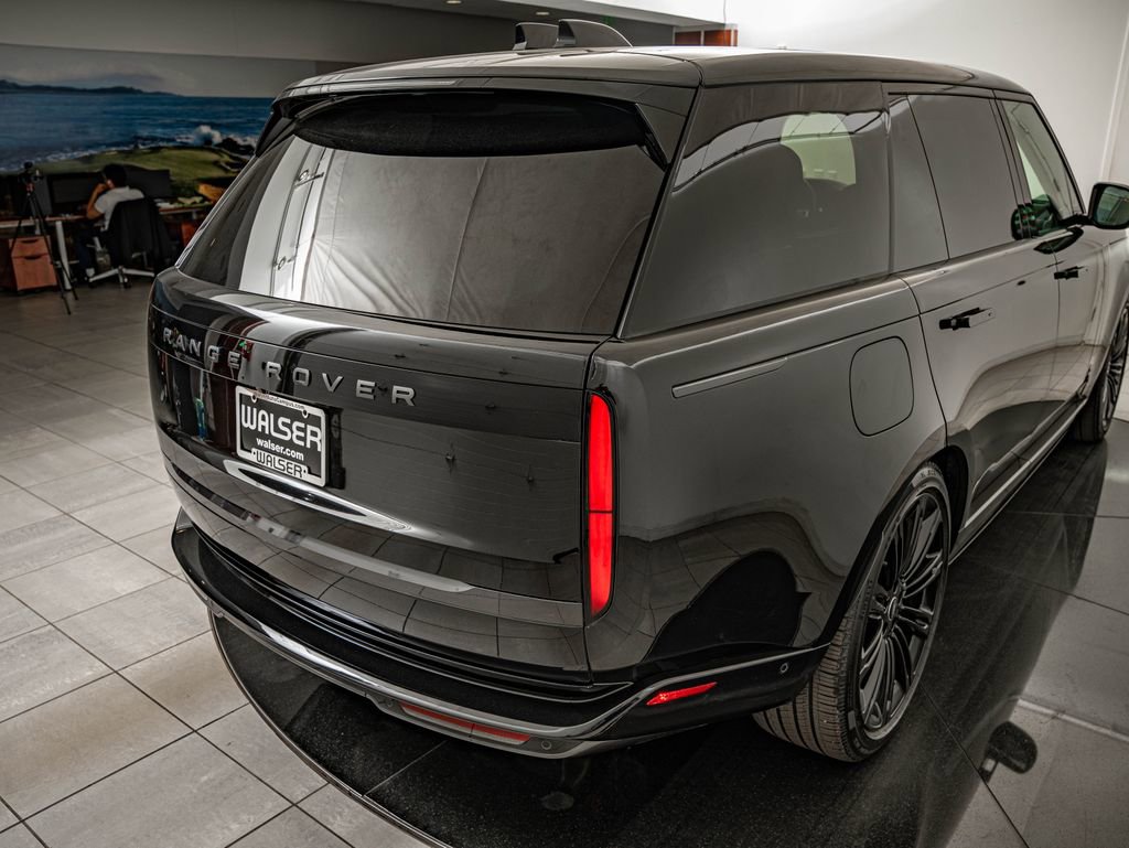 Certified 2025 Land Rover Range Rover Long Wheelbase SE AWD/4WD image 15