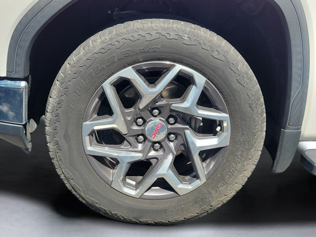 Used 2023 GMC Sierra 1500 SLT w/ SLT Premium Plus Package AWD/4WD image 11