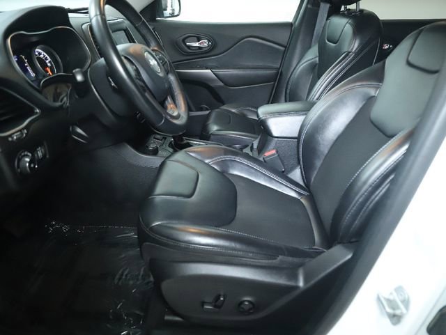 Used 2020 Jeep Cherokee Latitude Plus image 18