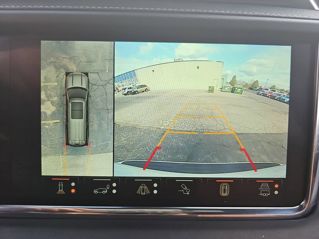 Certified 2023 GMC Yukon XL Denali Ultimate w/ LPO, Floor Liner Package AWD/4WD image 30