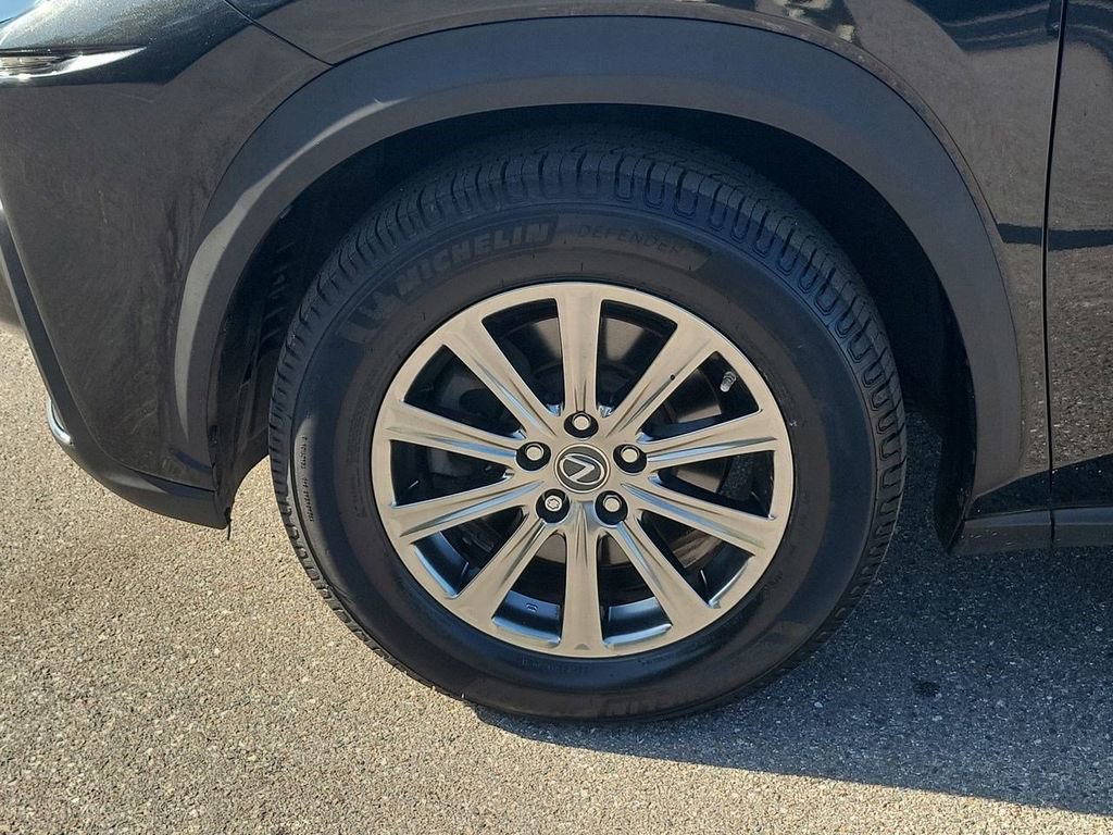 Used 2018 Lexus NX 300 FWD image 17