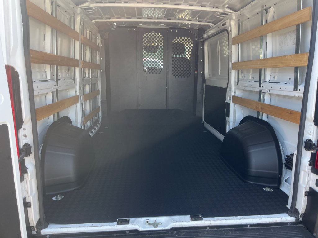 Used 2025 RAM ProMaster 2500 w/ U-Haul Equipment Group FWD image 17