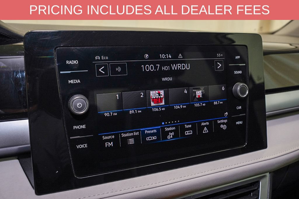 Used 2025 Volkswagen Taos SE AWD/4WD image 12