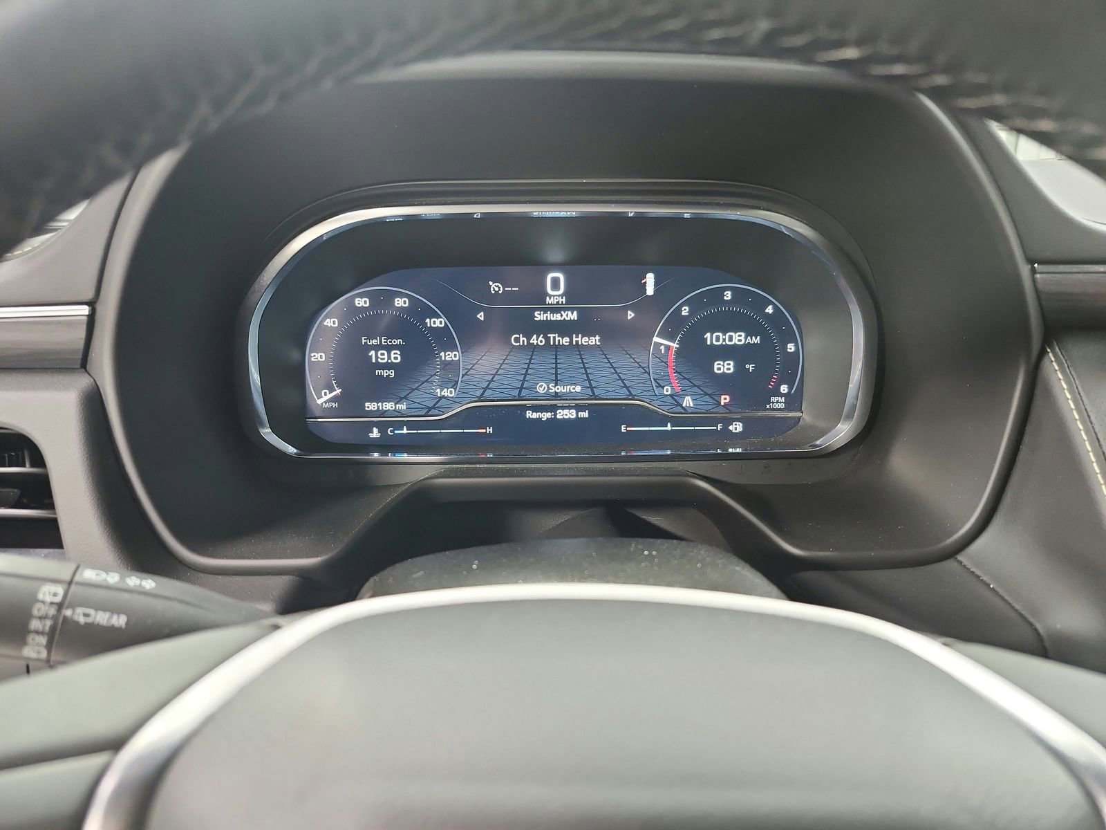 Used 2024 GMC Yukon XL SLT image 17