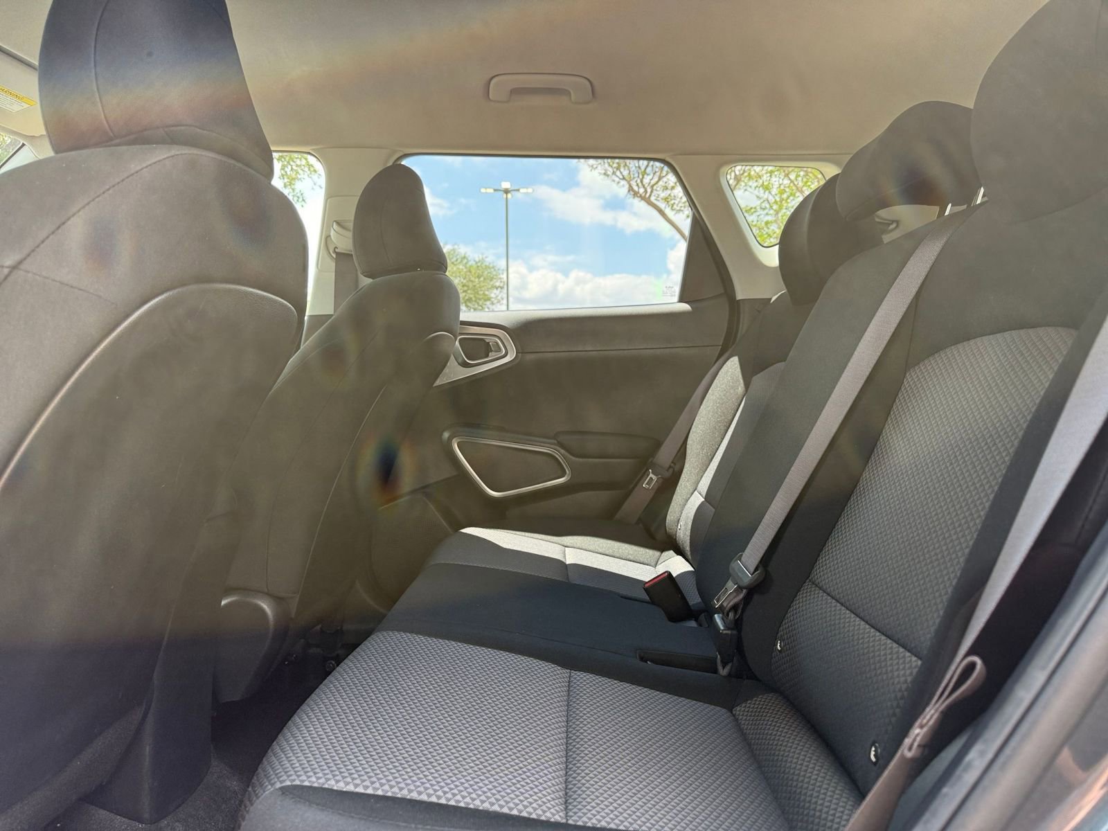 Used 2025 Kia Soul LX w/ LX Technology Package FWD image 25