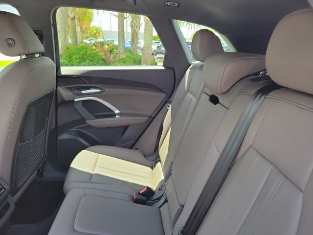 Certified 2025 Audi Q5 Premium w/ Convenience Package AWD/4WD image 11
