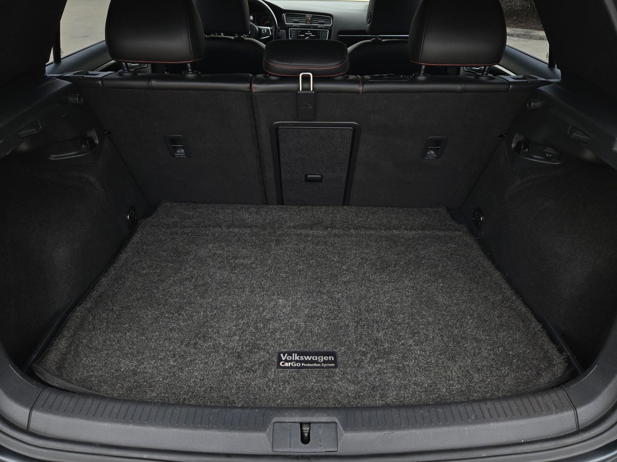 Used 2017 Volkswagen GTI SE image 25