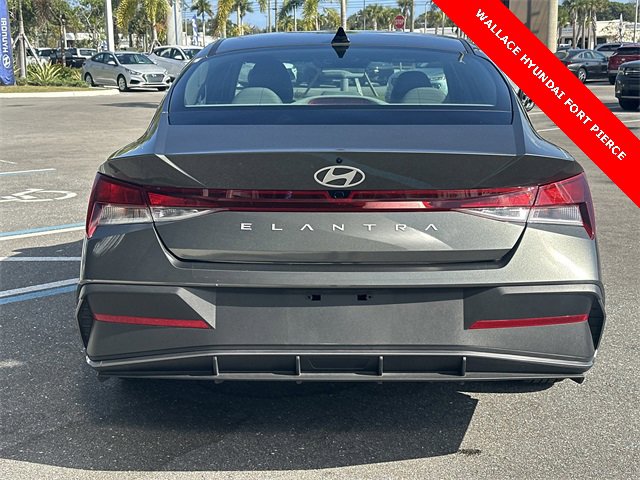 Used 2024 Hyundai Elantra SEL image 7
