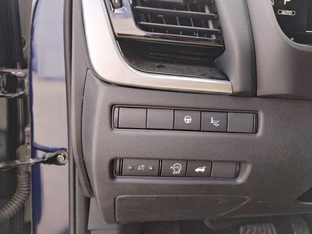 Used 2025 Nissan Rogue SL w/ Tech Package AWD/4WD image 16