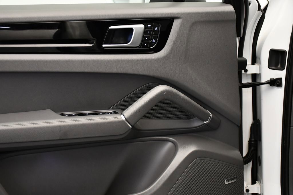 Used 2023 Porsche Cayenne image 35