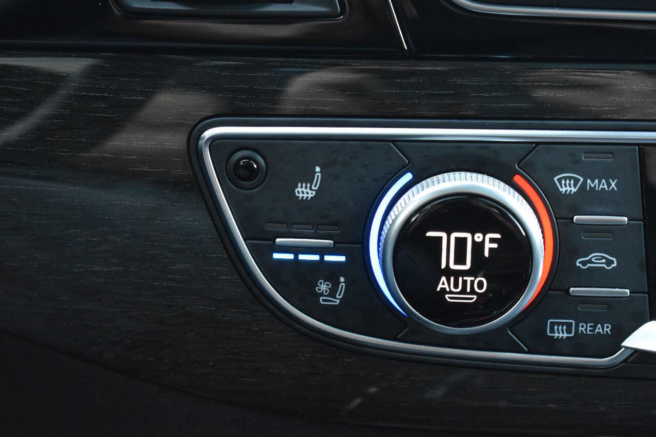 Used 2018 Audi Q7 3.0T Prestige w/ Prestige Package image 32