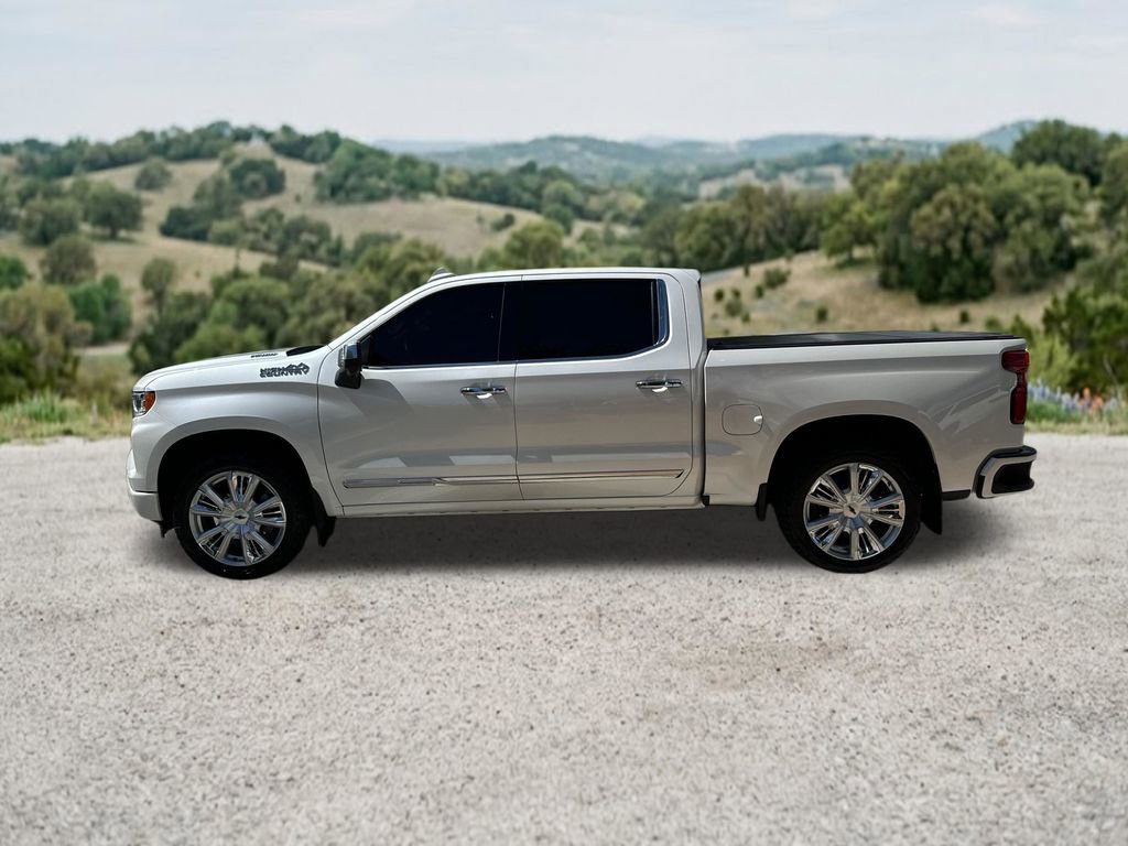 Used 2024 Chevrolet Silverado 1500 High Country w/ High Country Premium Package AWD/4WD image 5